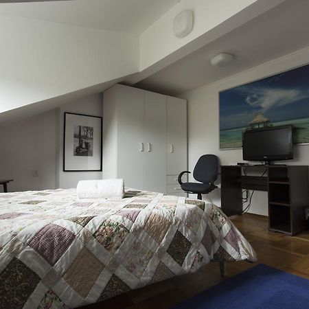 Rent0Nline Brwinow Rooms Kültér fotó