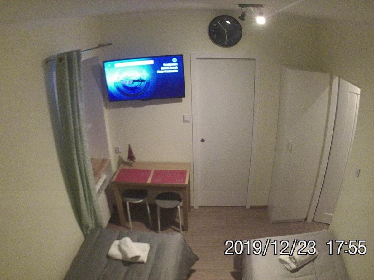 Rent0Nline Brwinow Rooms Kültér fotó