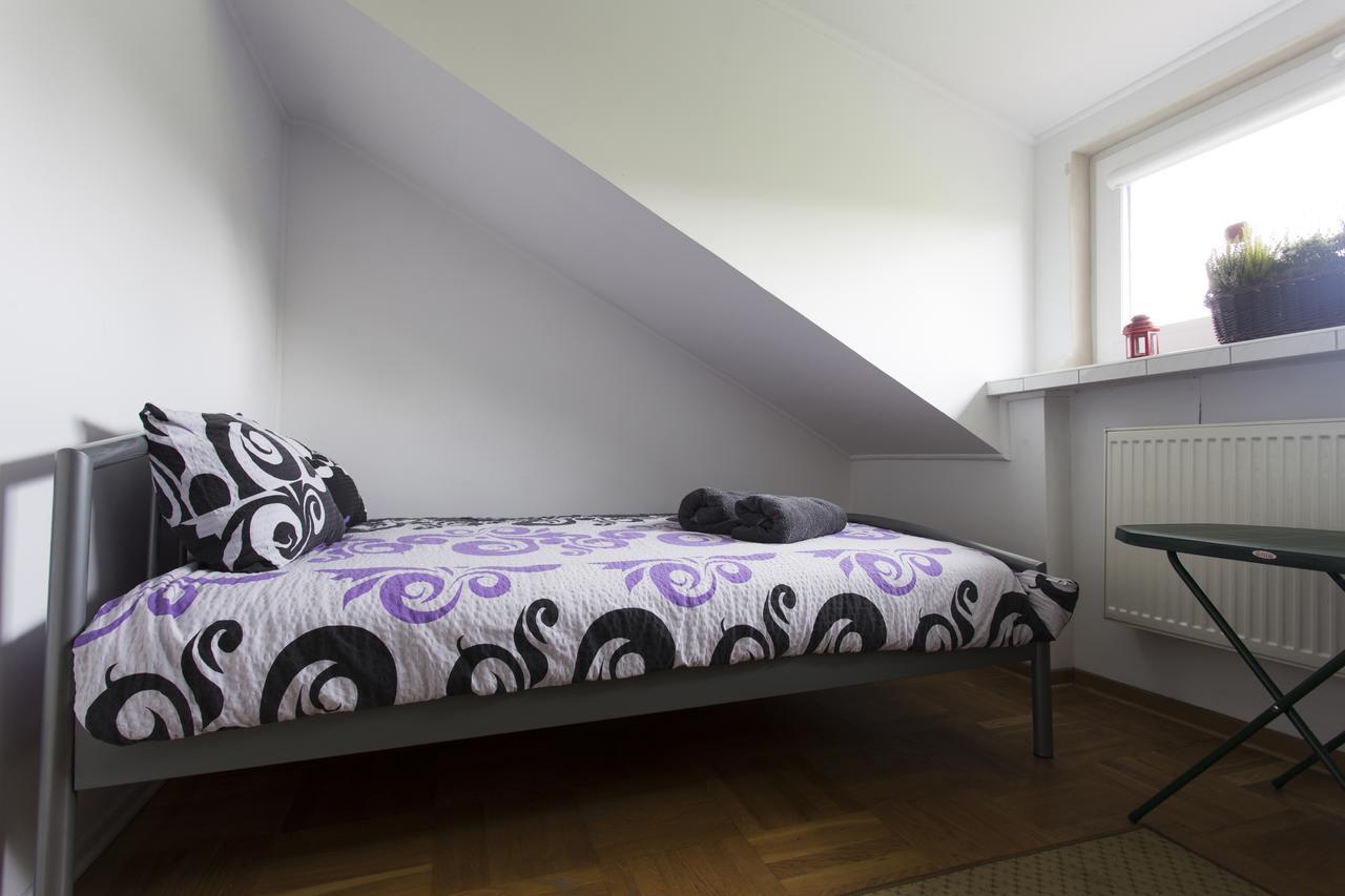 Rent0Nline Brwinow Rooms Kültér fotó