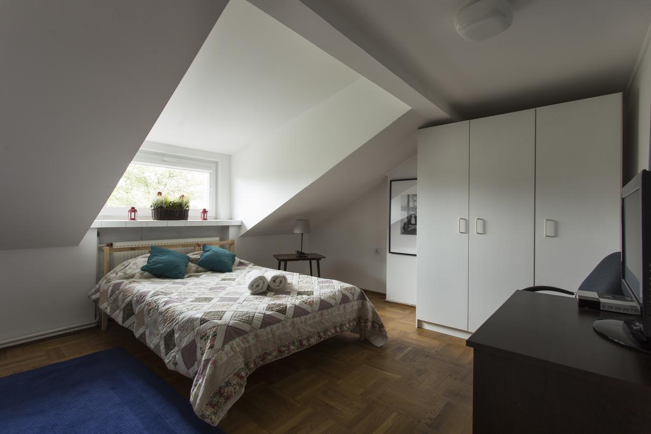 Rent0Nline Brwinow Rooms Kültér fotó