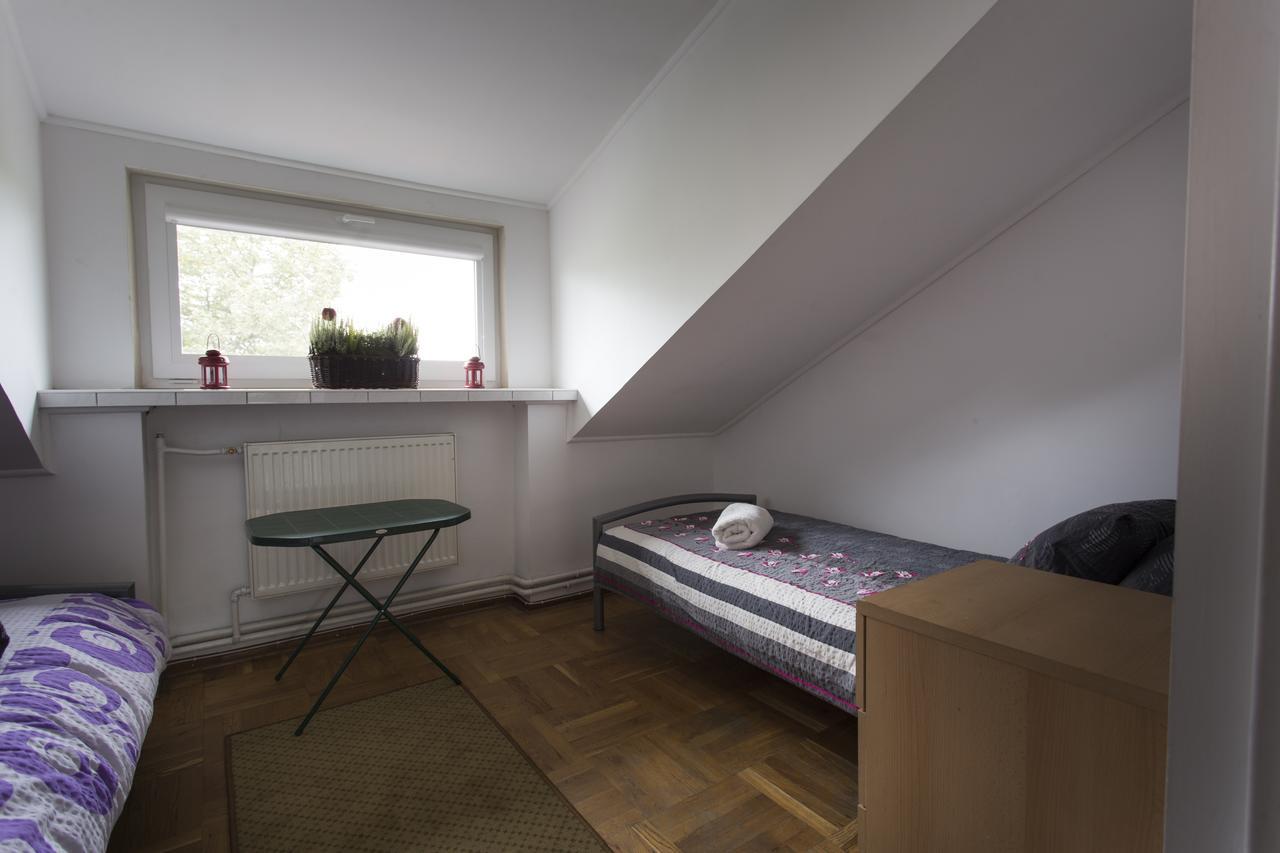 Rent0Nline Brwinow Rooms Kültér fotó